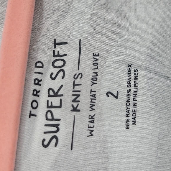 NWOT Torrid Olive Camo Long Sleeve Tunic - Picture 8 of 11